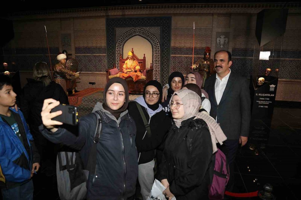 Konya Büyükşehir Belediyesi, tarihi değerleri Darü'l-Mülk'te yaşatıyor