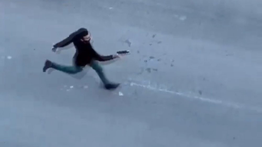 İşte sosyal medyada tepki çeken silahlı kavga anları