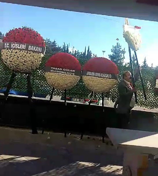 CHP ülkenin 'istenmeyen çocuğu' oldu