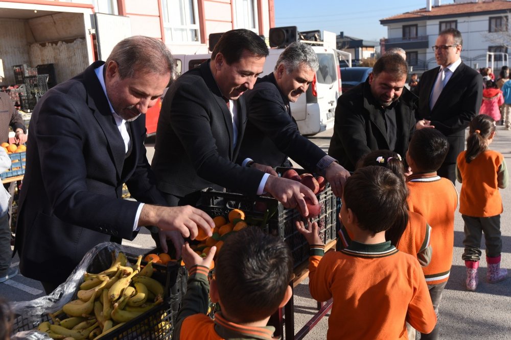 Karatay Belediye Başkanı Hasan Kılca, Yerli Malı Haftası Etkinliklerine Katıldı