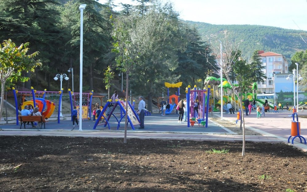 Akşehir'e Modern Dokunuş: Selçuklu Parkı İkinci Etap Hizmete Açıldı