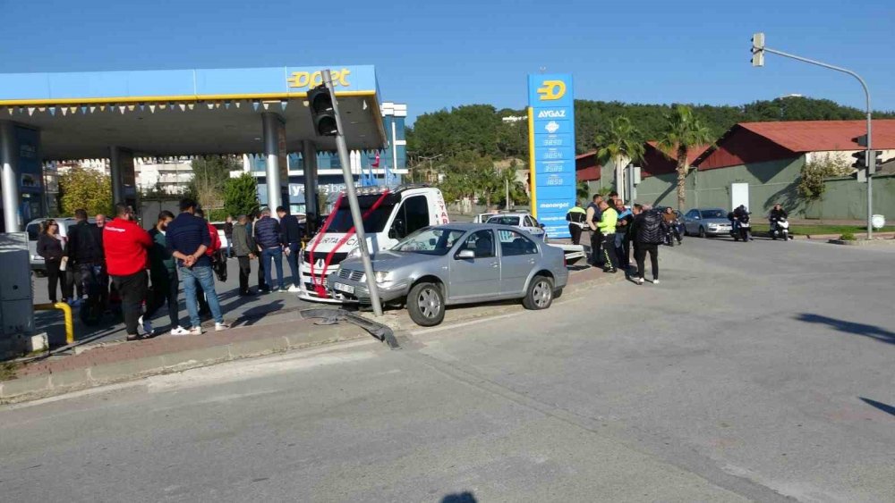 Akaryakıt istasyonunda saniyelerle faciadan dönüldü