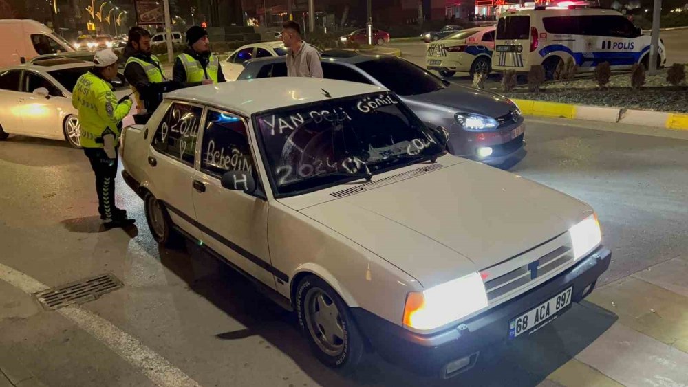 Aksaray'da yakalanan yeni yılın ilk alkollü sürücüsü gazeteciyi polise şikayet etti