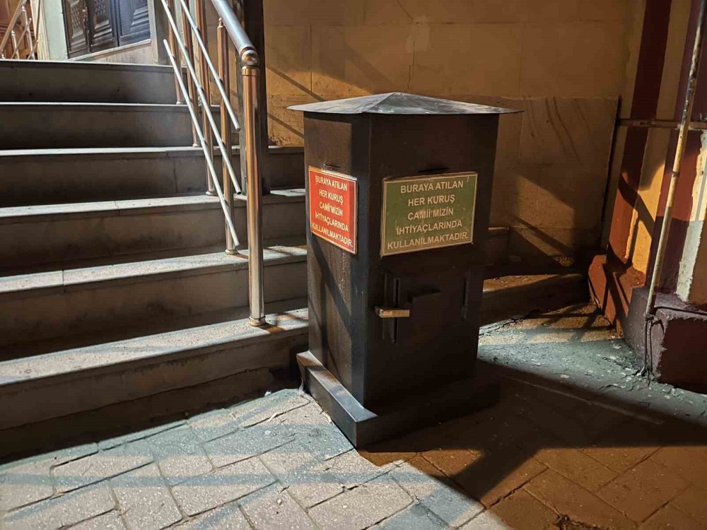 Caminin yardım kutusuna kadar düştüler