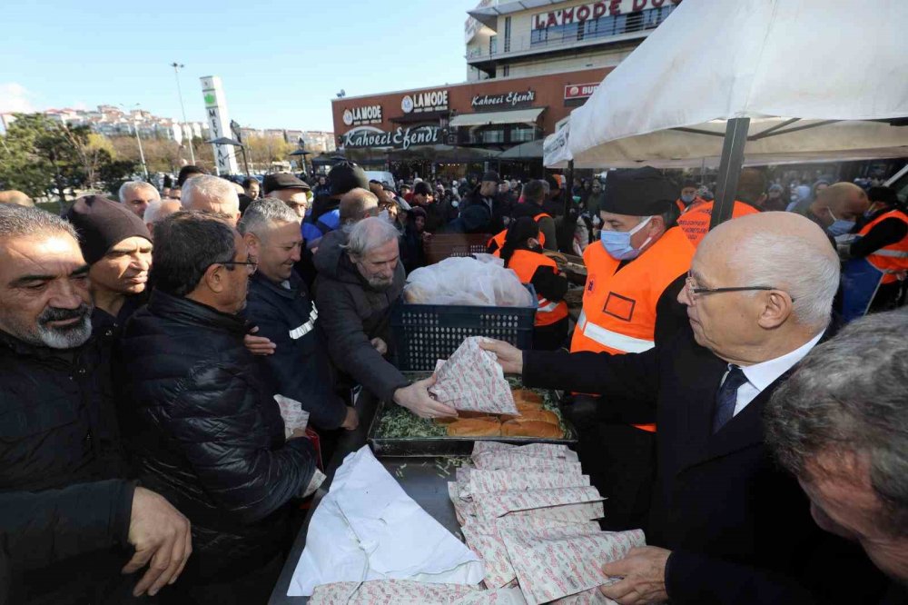 Denizsiz Ankara'da tonlarca hamsi