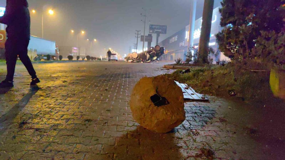 Arkadaşlarıyla gezmeye çıkan 17 yaşındaki sürücü takla attı