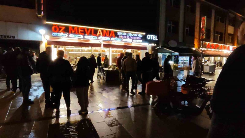 Müşteri dolu lokantaya silahlı saldırı