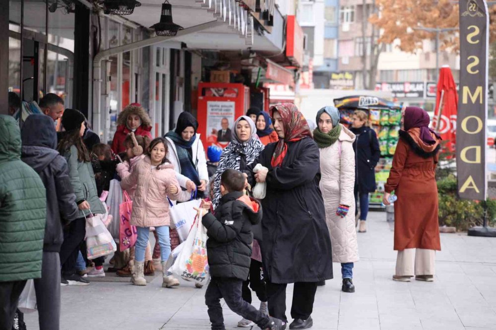 Konya’da Şivlilik coşkusu: Çantasını kapan sokağa koştu