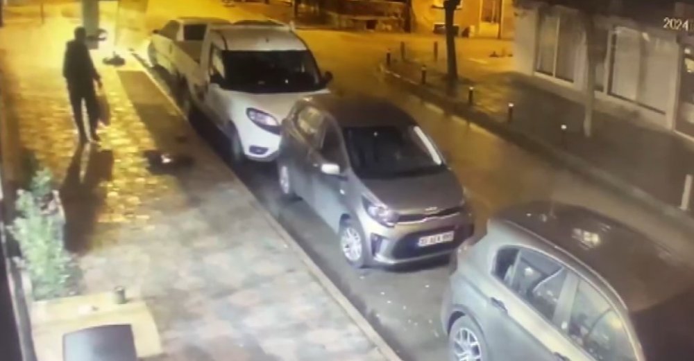 Evden 50 bin TL’lik hırsızlığın keşif anları kamerada