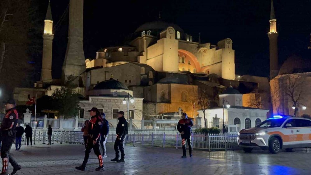 İstanbul polisi teyakkuzda! Şüpheli şahıslar tek tek arandı