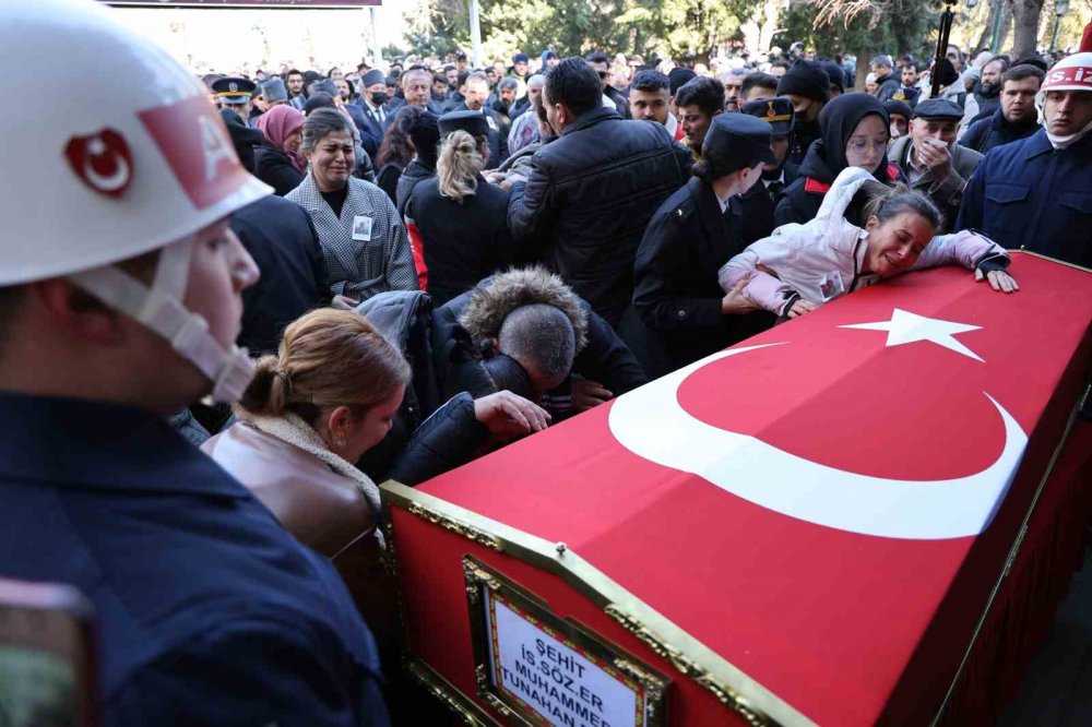 Şehit Muhammed Tunahan Evcin'in cenazesinde gözyaşları sel oldu