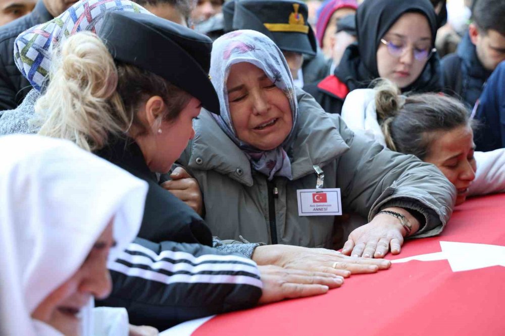Şehit Muhammed Tunahan Evcin'in cenazesinde gözyaşları sel oldu