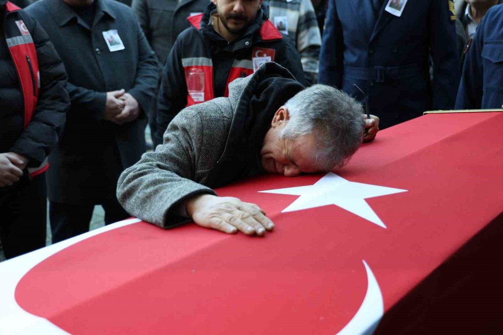 Şehit Muhammed Tunahan Evcin'in cenazesinde gözyaşları sel oldu