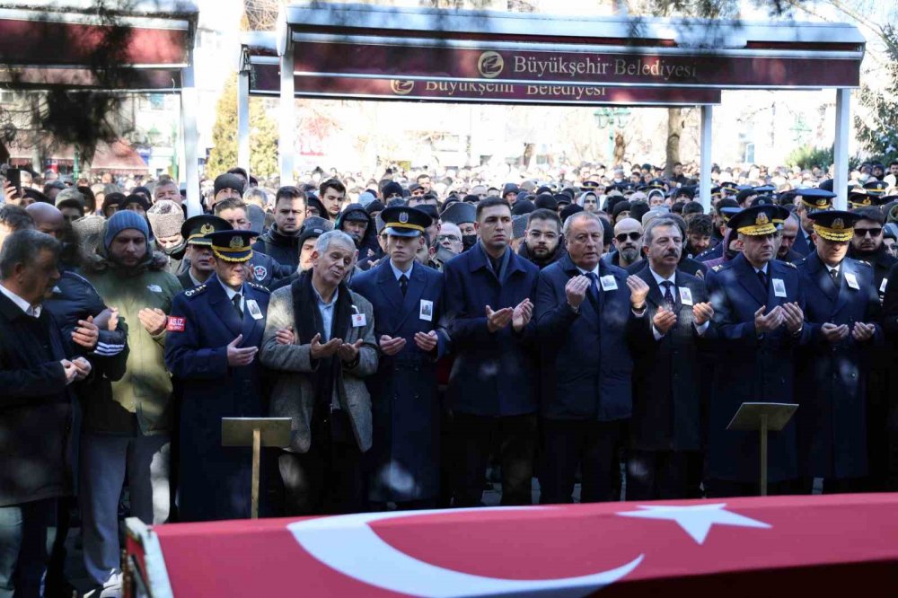 Şehit Muhammed Tunahan Evcin'in cenazesinde gözyaşları sel oldu