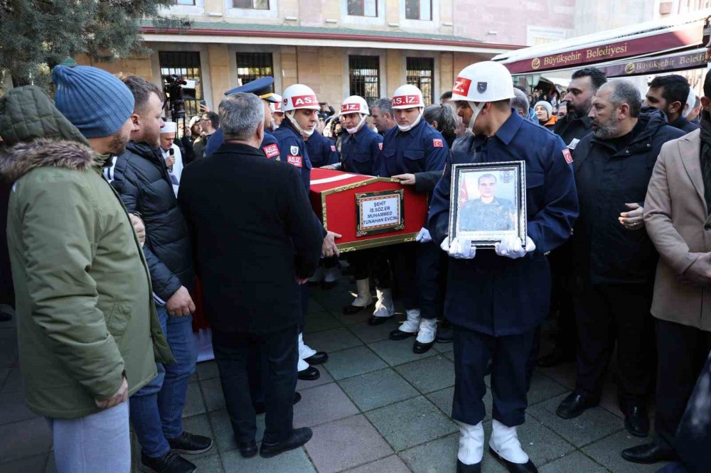 Şehit Muhammed Tunahan Evcin'in cenazesinde gözyaşları sel oldu