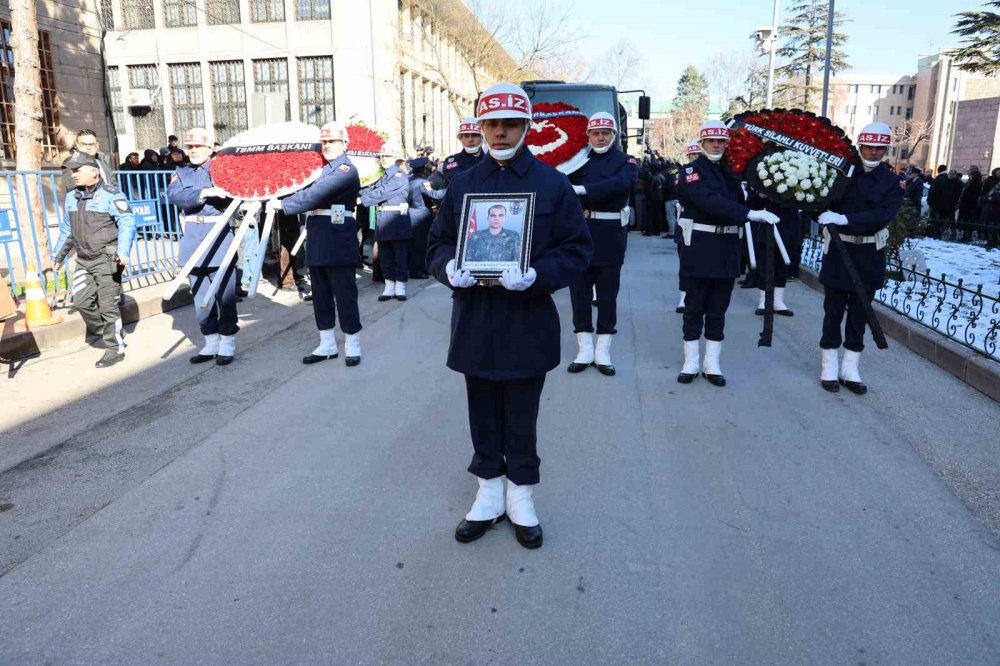 Şehit Muhammed Tunahan Evcin'in cenazesinde gözyaşları sel oldu