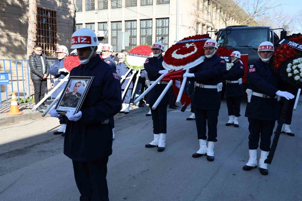 Şehit Muhammed Tunahan Evcin'in cenazesinde gözyaşları sel oldu