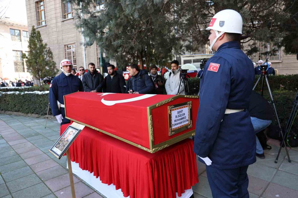 Şehit Muhammed Tunahan Evcin'in cenazesinde gözyaşları sel oldu