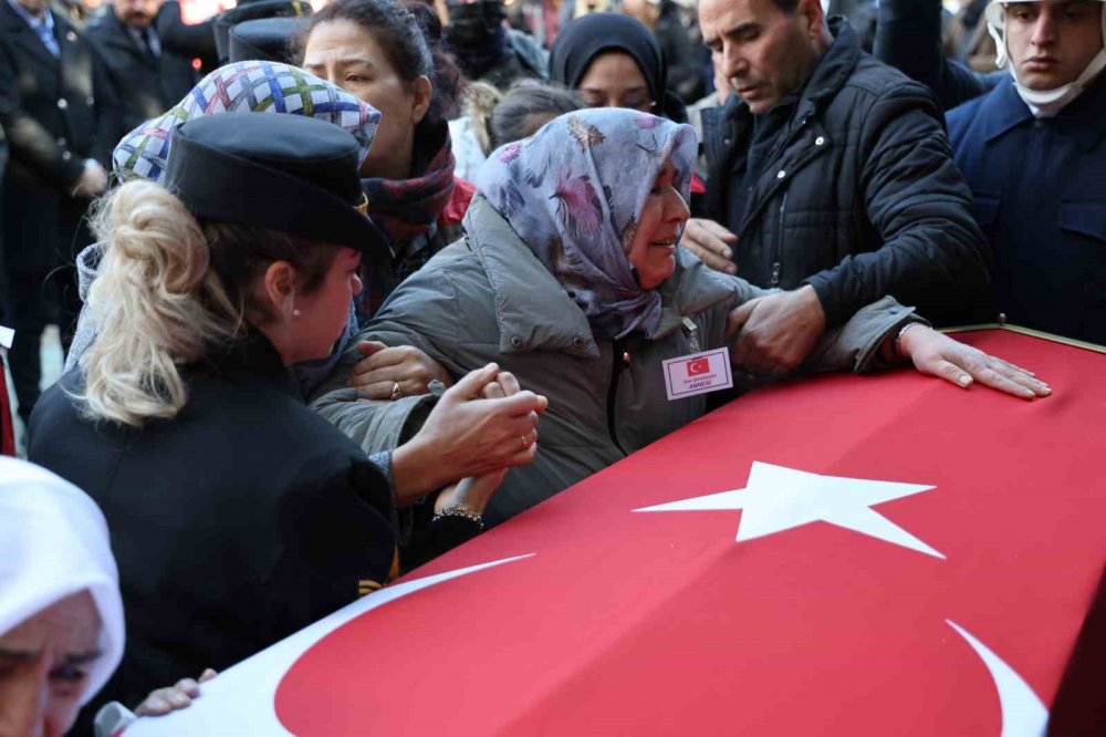 Şehit Muhammed Tunahan Evcin'in cenazesinde gözyaşları sel oldu