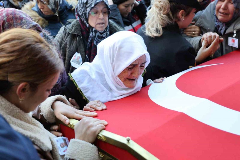 Şehit Muhammed Tunahan Evcin'in cenazesinde gözyaşları sel oldu