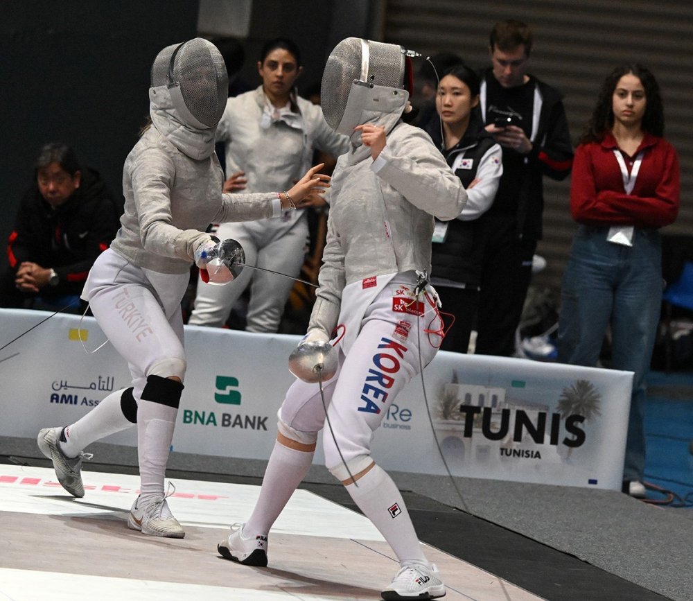 Milli eskrimci Nisanur Erbil'den Grand Prix'te tarihi başarı