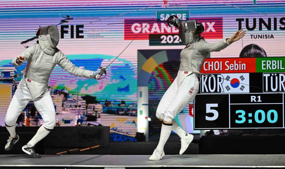 Milli eskrimci Nisanur Erbil'den Grand Prix'te tarihi başarı