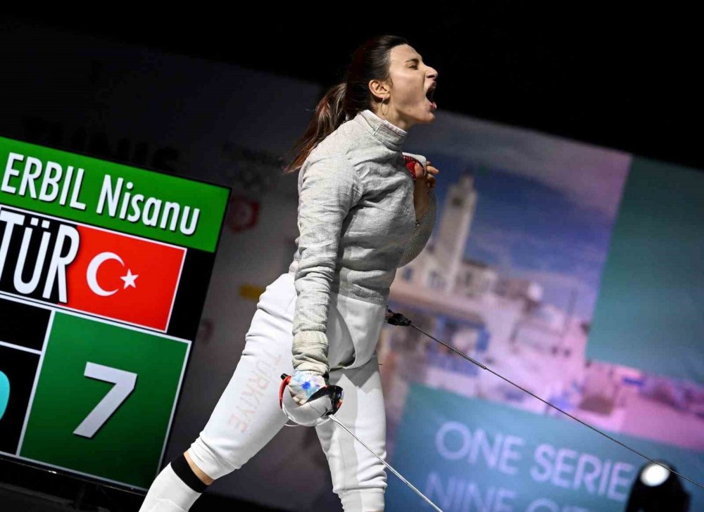 Milli eskrimci Nisanur Erbil'den Grand Prix'te tarihi başarı