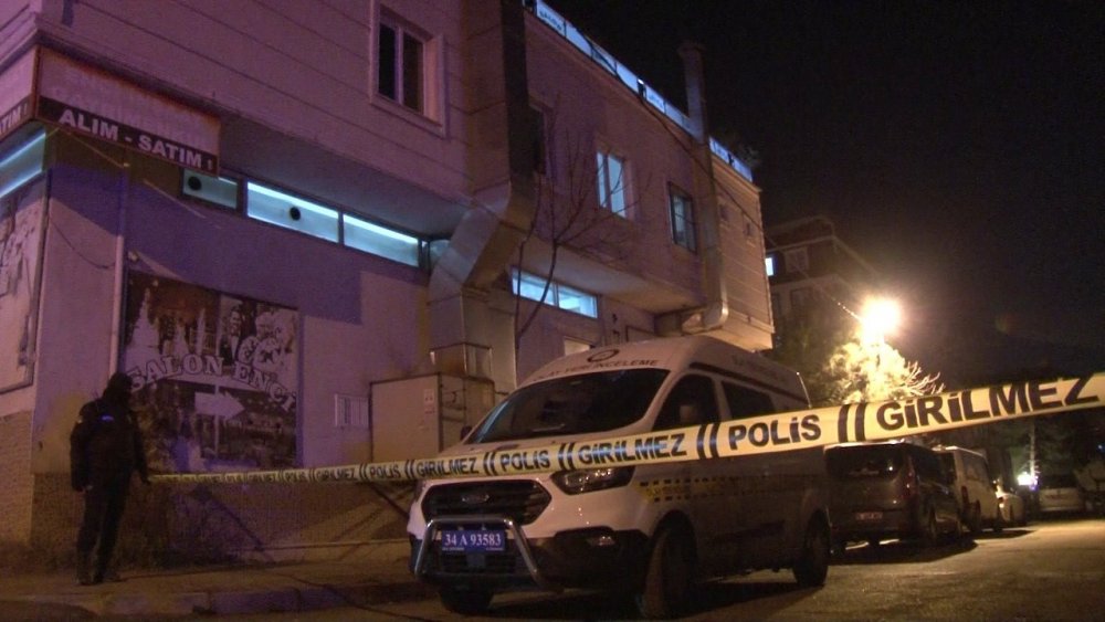 Sultanbeyli'de korkunç olay! Önce sevdiği kızı vurdu ardından intihar etti