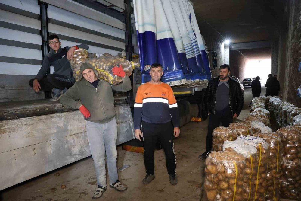 Kapadokya'nın Doğal Soğuk Hava Depoları Türkiye'nin Patates İhtiyacını Karşılıyor