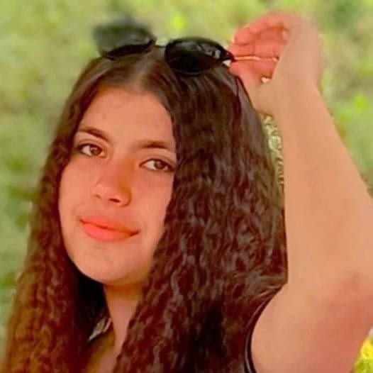 Kazada can veren liseli Hazal'ın takdir belgesi sınıfındaki masasına bırakıldı