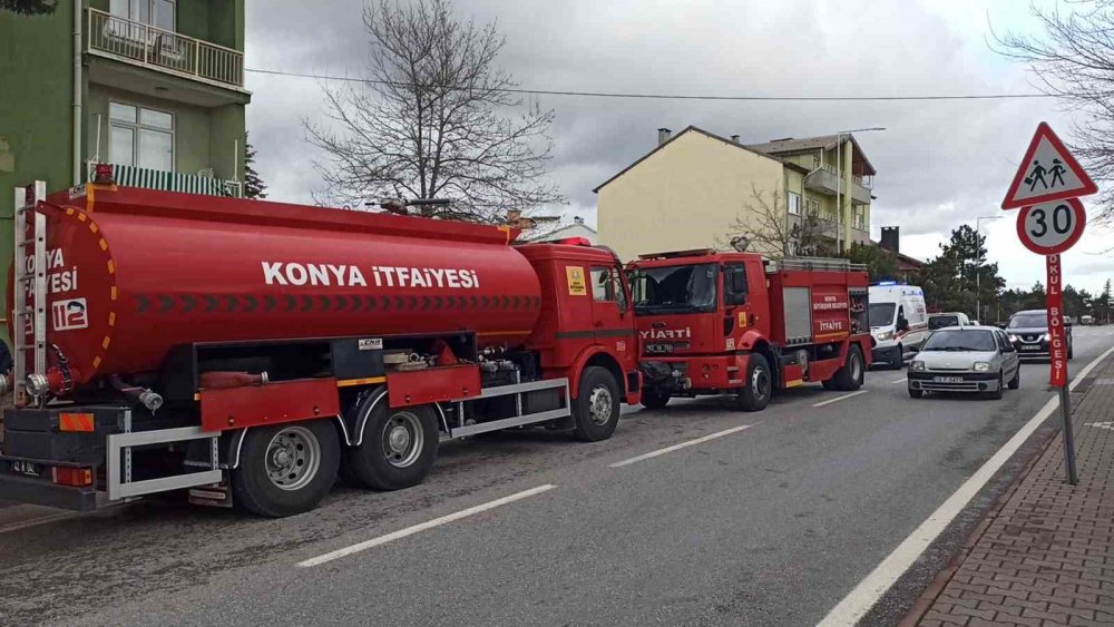 Evde çıkan yangında 1'i ağır 4 kişi yaralandı