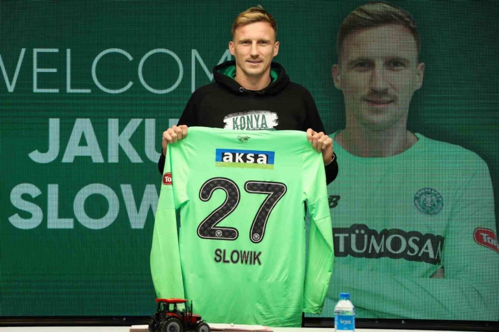 Kaleci Jakub Slowik Konyaspor’a imzayı attı