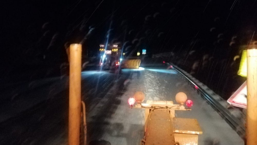 Antalya-Konya karayolunda gece kar yağışı etkili oldu
