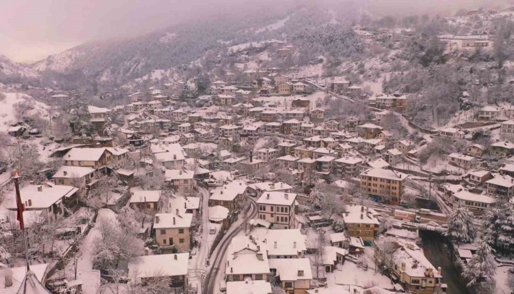 'Sakin şehir'den kartpostallık kar manzarası