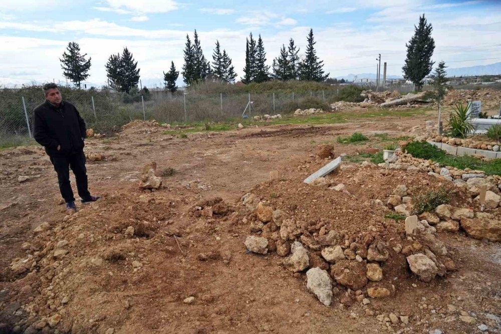 Arkadaşının cenazesinden dönerken kaza geçiren liseli Aysel Betül Karakaş kurtarılamadı