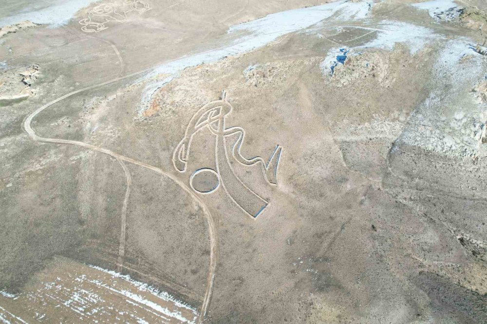 Kapadokya’da Andrew Rogers'in yaptığı heykeller uzaydan görünüyor mu?