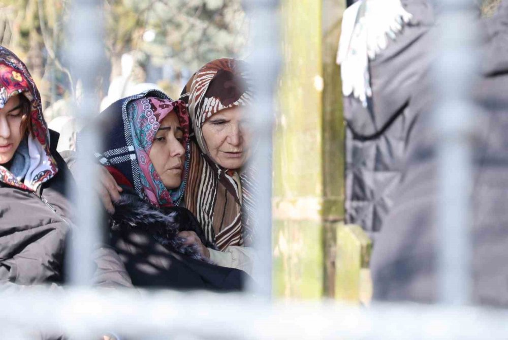 Böcek ilacından zehirlenerek hayatını kaybeden Ahmet'e acı veda