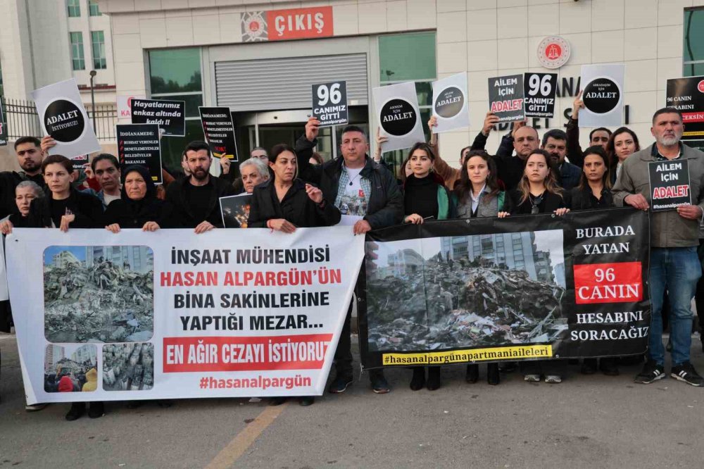 Adana'da yıkılan apartman için Konya'dan bilirkişi raporu gidecek