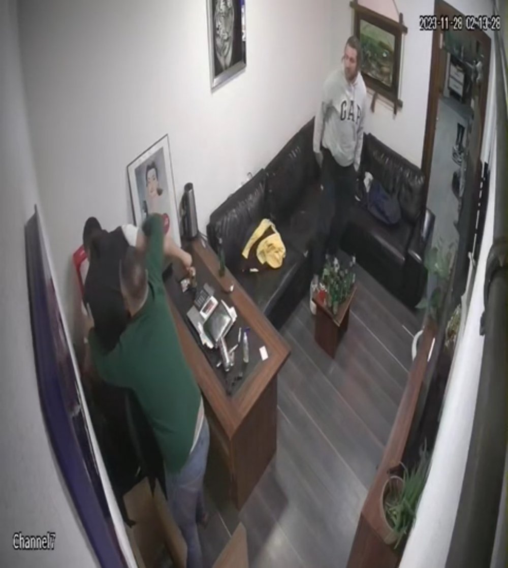 Babasına küfreden adamı silahla vurup darp etti, ifadesinde 'korkutacaktım' dedi