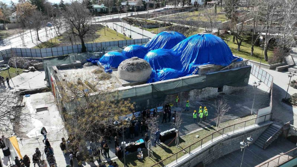 Tarihi hamamda restorasyon başladı: İlk harç Başkan Altay'dan