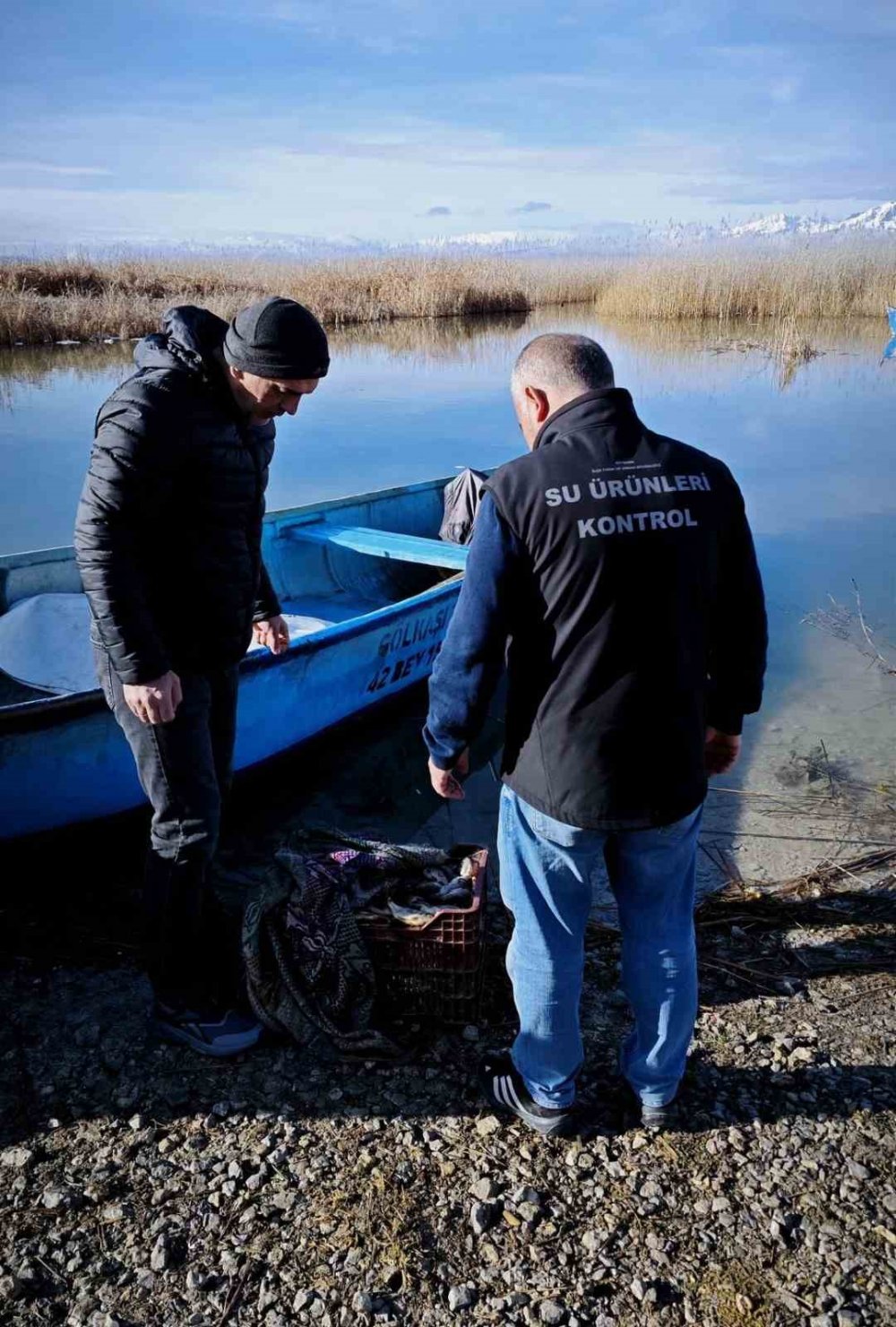 Beyşehir Gölü havadan karadan denetleniyor