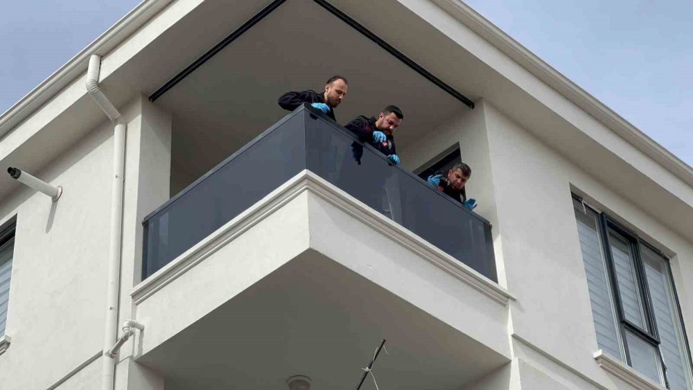 Cam balkon ustası montaj yaparken 3 kattan düştü: Ustanın durumu ağır