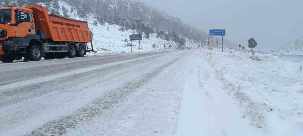 Alacabel’de kar yağışı etkisini kaybetti