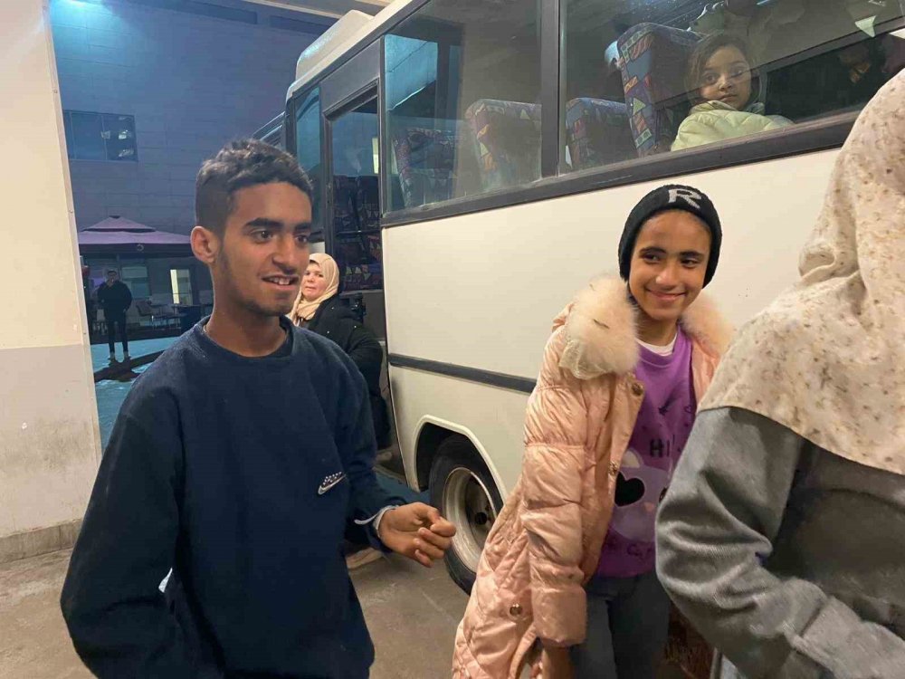 Türkiye’ye getirilen 155 Filistinli Bilkent Şehir Hastanesi'ne sevk edildi