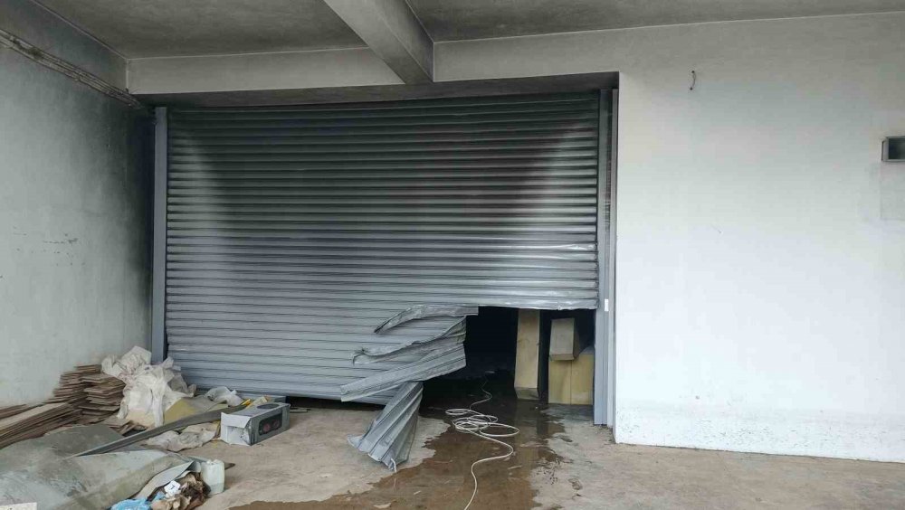 Kurumaya bıraktılar, yangın çıktı