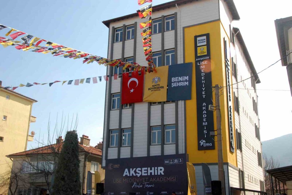 Bakan Göktaş, Akşehir'de Lise Medeniyet Akademisi'nin açılışını yaptı