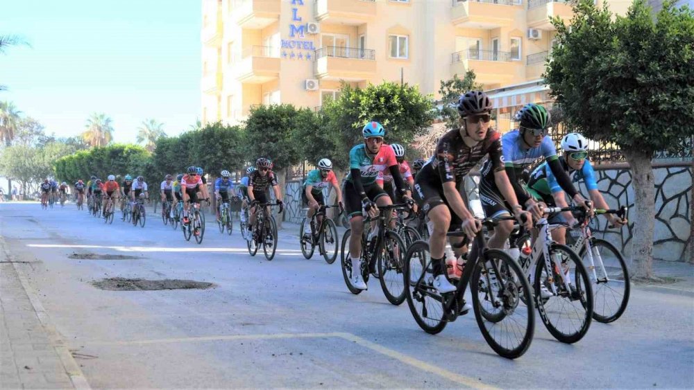 CRI Türkiye Uluslararası Bisiklet Yarış Serisi Alanya'da Heyecanla Devam Ediyor
