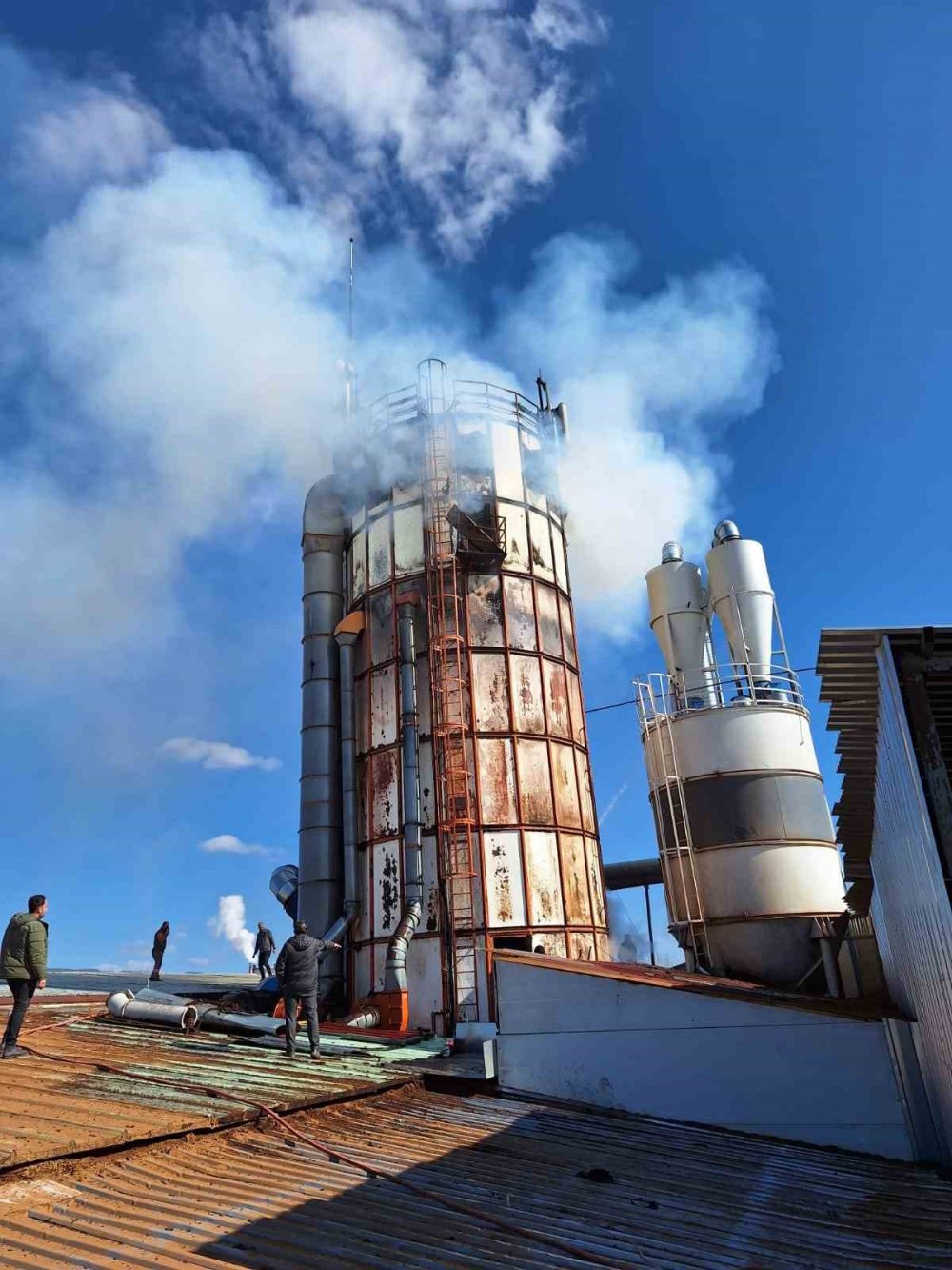 Necati Şaşmaz’ın fabrikasında patlama