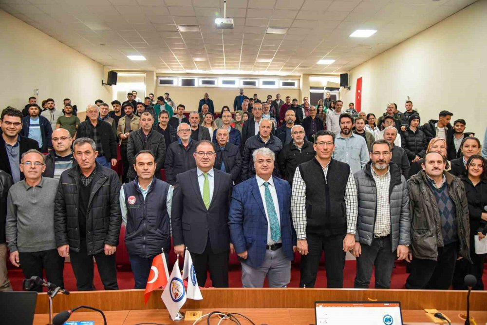Karaman'2da akademisyenlerden çiftçilere budama eğitimi