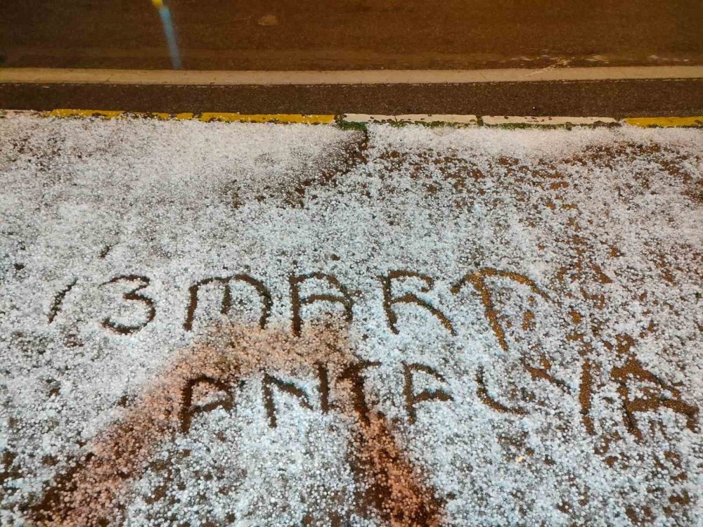 Doluyla kartopu oynadılar